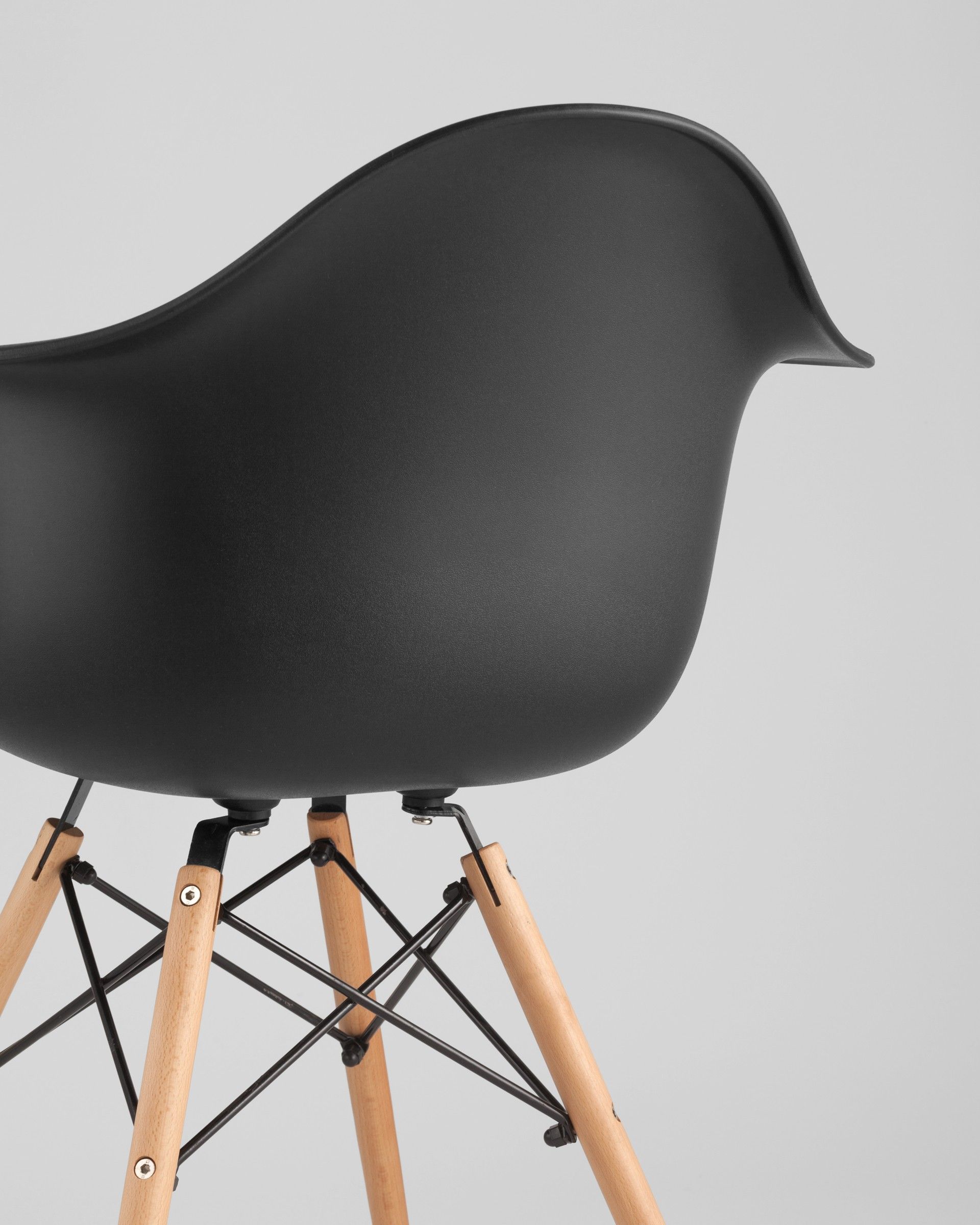 Стул Eames DAW черный