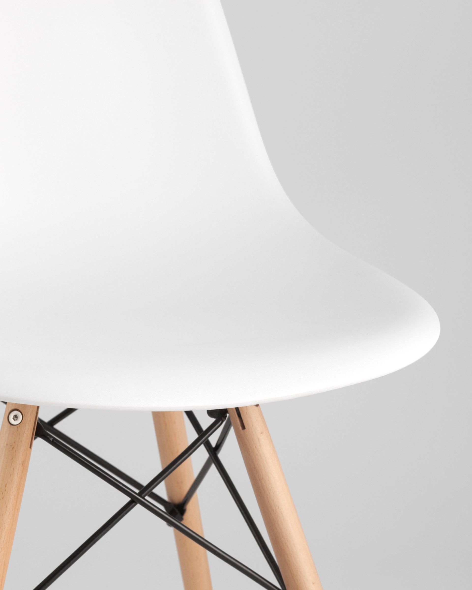 Стул Eames DSW белый