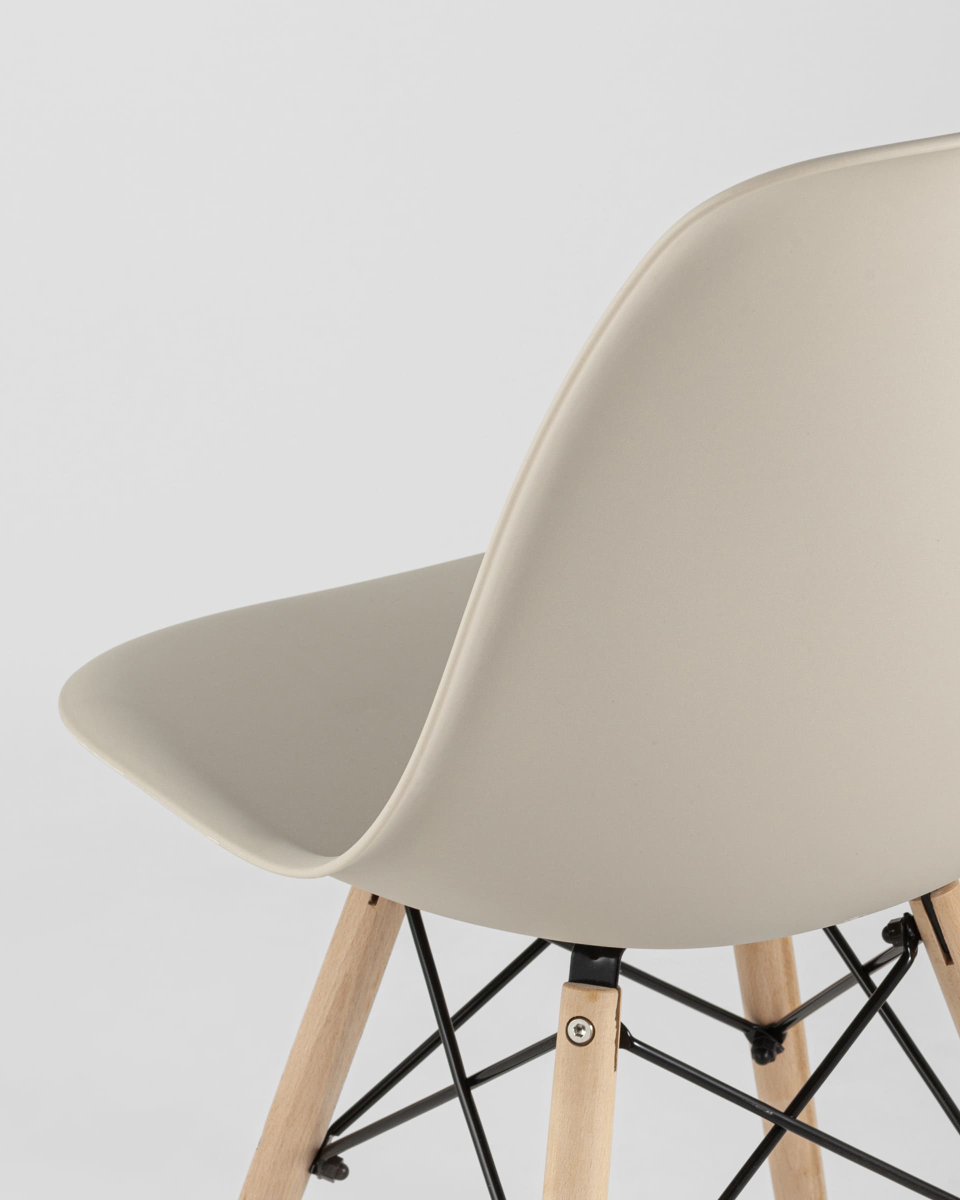 Комплект стульев Eames Style DSW бежевый x4 шт