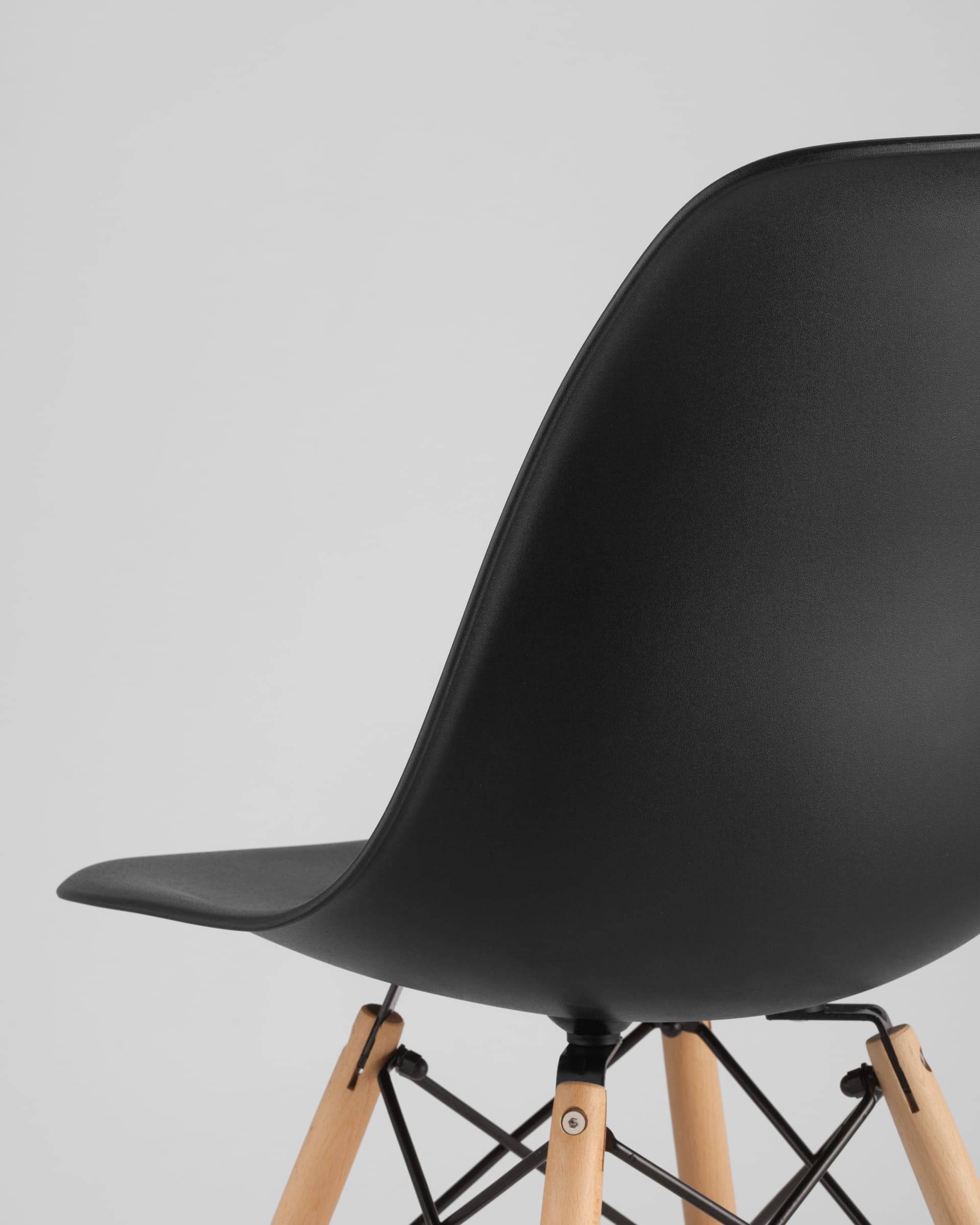 Комплект стульев Eames DSW черный x4 шт